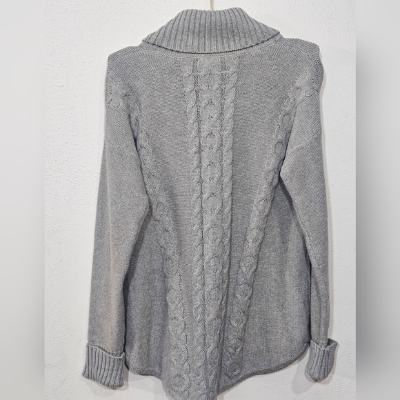 L.L. Bean Gray Cable Knit Turtleneck Sweater - Picture 2 of 11